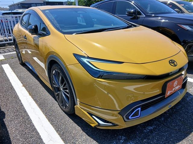 プリウス2.0 G E-Four 4WD