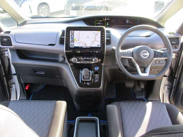 セレナ1.2 e-POWER ハイウェイスターV