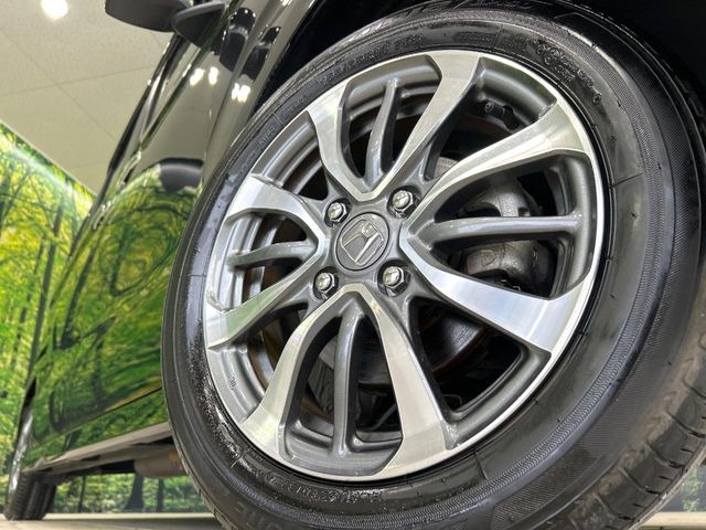 �y����14�C���`�A���~�z�C�[���z�O�ςɃ}�b�`���������A���~�z�C�[���𑕒����Ă���܂��B�e��ЊO�A���~�z�C�[����A�X�^�b�h���X�^�C�����戵�����Ă���܂��B���񂲑��k����������