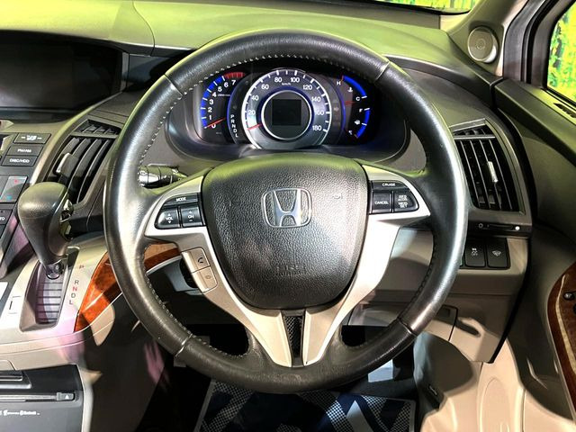 �y�X�e�A�����O�X�C�b�`�z�^�]���A�O������ڐ������炷���ƂȂ��A�I�[�f�B�I���̑��삪�\�ȕ֗��@�\!���S&���K�ȃh���C�u�����o���Ă���܂���