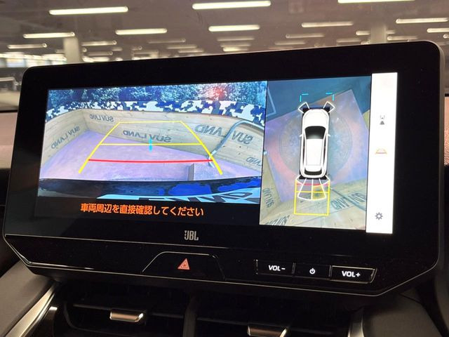 【パノラミックビューモニター】専用のカメラにより、上から見下ろしたような視点で360度クルマの周囲を確認することができます☆死角部分も確認しやすく、狭い場所での切り返しや駐車もスムーズに行えます。