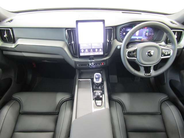 XC60ウルトラ T6 AWD プラグイン ハイブリッド ブラック エディション 4WD
