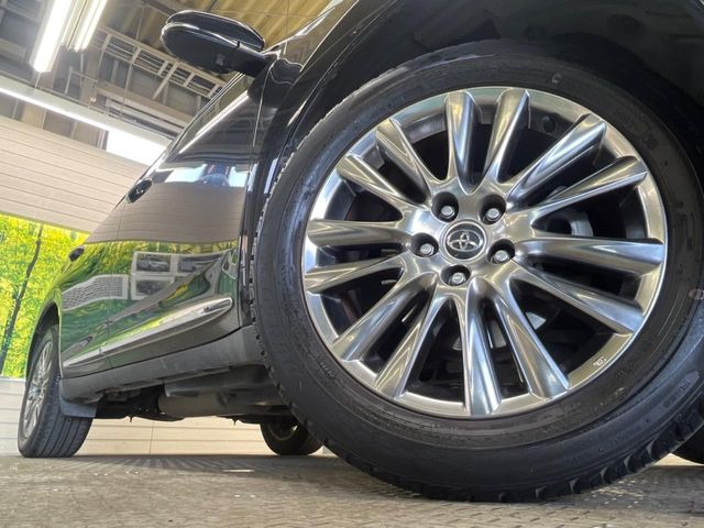 �y����18�C���`�A���~�z�C�[���z�O�ςɃ}�b�`���������A���~�z�C�[���𑕒����Ă���܂��B�e��ЊO�A���~�z�C�[����A�X�^�b�h���X�^�C�����戵�����Ă���܂��B���񂲑��k����������