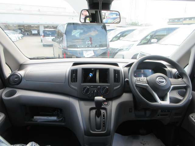 NV200バネットバン1.6 DX