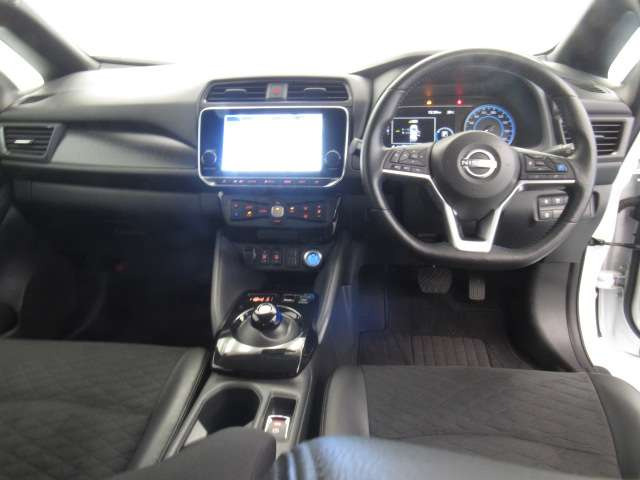 リーフX Vセレクション 90周年記念車