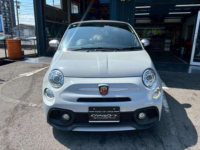 アバルト595Cツーリズモ