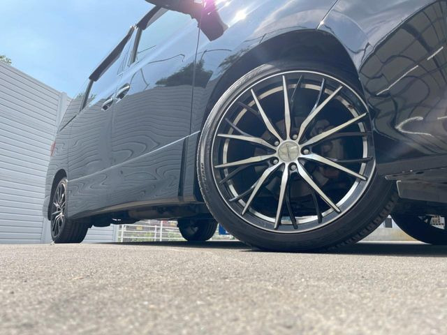 �y20�C���`�A���~�z�C�[���z�O�ςɃ}�b�`�����A���~�z�C�[���𑕒����Ă���܂��B�e��A���~�z�C�[����A�X�^�b�h���X�^�C�����戵�����Ă���܂��B���񂲑��k����������