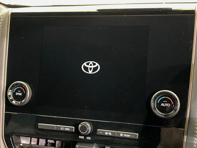 �y9.8�C���` �f�B�X�v���C�I�[�f�B�I�z���ʂ̃f�B�X�v���C��AppleCarPlay��AndroidAuto�����p�\�B�傫�ȉ�ʂŃX�}�z�i�r�A�v���������p���������܂���