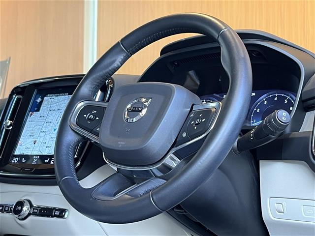 XC40B4 AWD インスクリプション 4WD