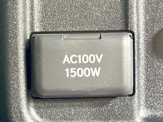 【1500Wアクセサリーコンセント】消費電力1500Wまでの家電が使えます。キャンプやスポーツ・アウトドアでのアクティビティはもちろん、災害・停電の際に大活躍♪