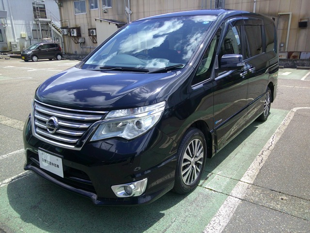 セレナ2.0 ハイウェイスター S-HYBRID アドバンスドセーフティパッケージ