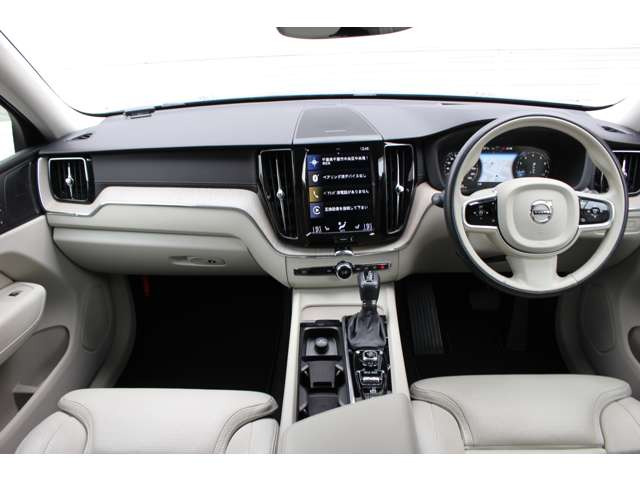 XC60T5 AWD インスクリプション 4WD