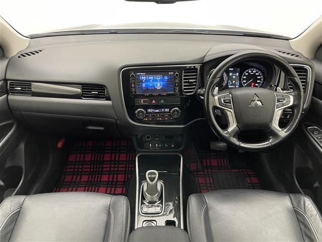 アウトランダーPHEV2.0 G プレミアムパッケージ 4WD