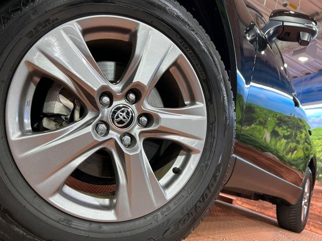 �y����17�C���`�A���~�z�C�[���z�����I�v�V�����z�C�[���𑕒��B���s���\�̌���ɉ����A�O�ς����X�^�C���b�V���ɂȂ��Ă��܂��B
