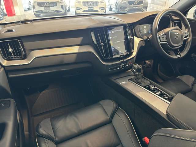 XC60D4 AWD Rデザイン ディーゼル 4WD
