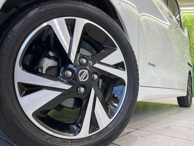 �y����15�C���`�A���~�z�C�[���z�O�ςɃ}�b�`���������A���~�z�C�[���𑕒����Ă���܂��B�e��ЊO�A���~�z�C�[����A�X�^�b�h���X�^�C�����戵�����Ă���܂��B���񂲑��k����������