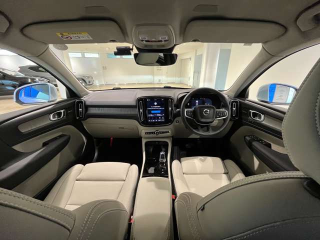 XC40ウルトラ B4 AWD 4WD