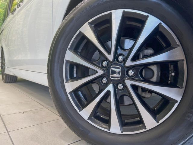 �y17�C���`�A���~�z�C�[���z�O�ςɃ}�b�`�����A���~�z�C�[���𑕒����Ă���܂��B�e��A���~�z�C�[����A�X�^�b�h���X�^�C�����戵�����Ă���܂��B���񂲑��k����������