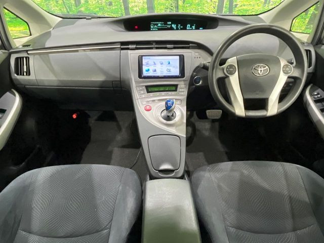 プリウス1.8 L