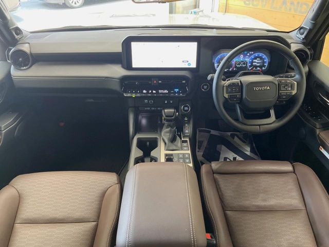 ランドクルーザー2502.8 ZX ディーゼル 4WD