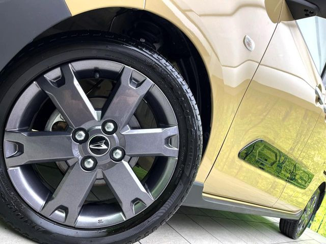 �y����15�C���`�A���~�z�C�[���z�O�ςɃ}�b�`���������A���~�z�C�[���𑕒����Ă���܂��B�e��ЊO�A���~�z�C�[����A�X�^�b�h���X�^�C�����戵�����Ă���܂��B���񂲑��k����������
