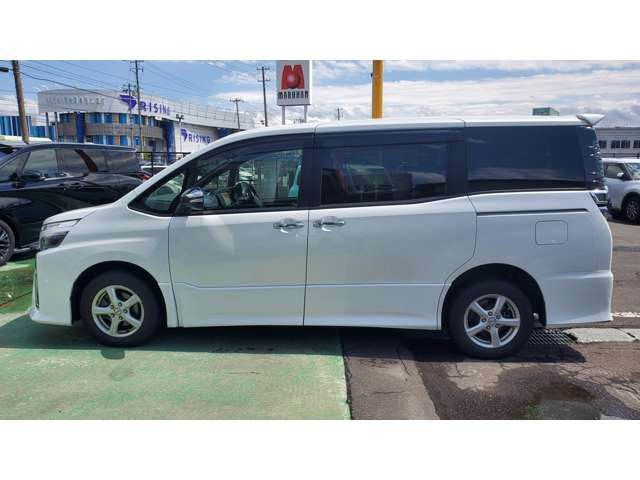 ヴォクシー2.0 ZS 煌II 4WD