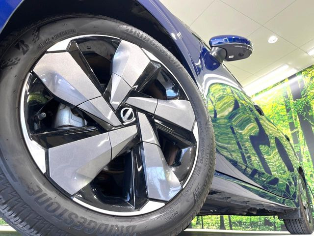 �y����17�C���`�A���~�z�C�[���z�O�ςɃ}�b�`���������A���~�z�C�[���𑕒����Ă���܂��B�e��ЊO�A���~�z�C�[����A�X�^�b�h���X�^�C�����戵�����Ă���܂��B���񂲑��k����������