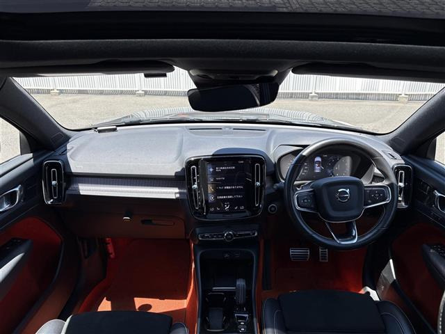 XC40B4 AWD Rデザイン 4WD