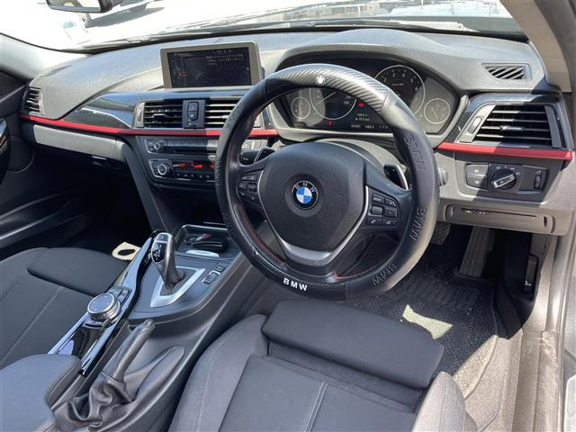 3シリーズセダン320i スポーツ