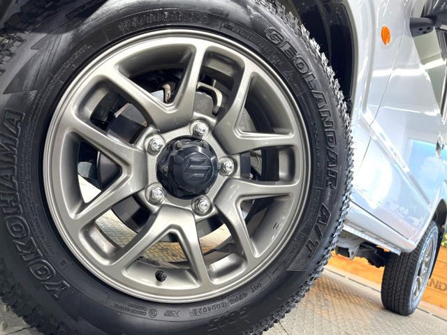 �y����16�C���`�A���~�z�C�[���z�O�ςɃ}�b�`���������A���~�z�C�[���𑕒����Ă���܂��B�e��ЊO�A���~�z�C�[����A�X�^�b�h���X�^�C�����戵�����Ă���܂��B���񂲑��k����������