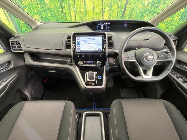 セレナ1.2 e-POWER ハイウェイスターV