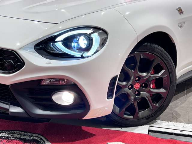 アバルト124スパイダー1.4