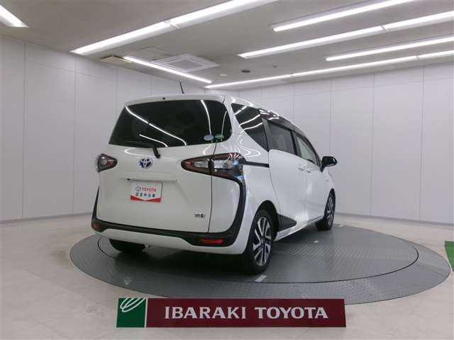 シエンタハイブリッド 1.5 G クエロ