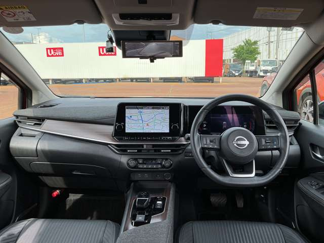 ノートオーラ1.2 G FOUR レザーエディション 4WD