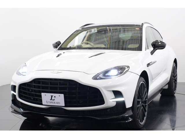 ��e�ʂ�SUV�ł���Ȃ���X�|�[�c���s�����Ȃ킸�������G���K���g�ɂ��g������������DBX�͑���SUV���f���ƍ��ʉ���}��ɂ͎����ė�����1��ł��B