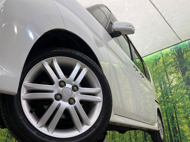 �y����15�C���`�A���~�z�C�[���z�O�ςɃ}�b�`���������A���~�z�C�[���𑕒����Ă���܂��B�e��ЊO�A���~�z�C�[����A�X�^�b�h���X�^�C�����戵�����Ă���܂��B���񂲑��k����������