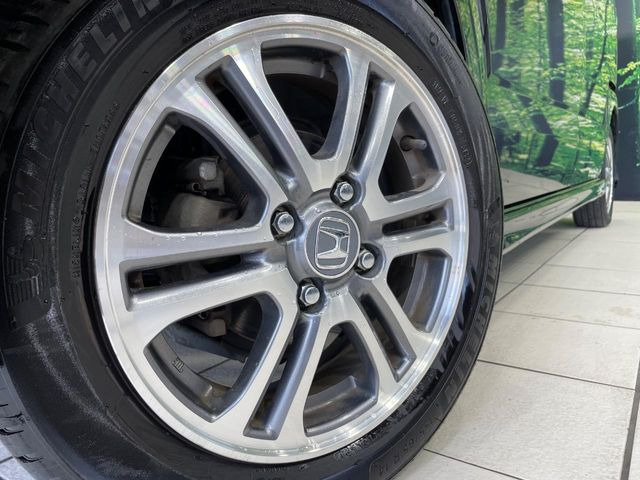 �y����14�C���`�A���~�z�C�[���z�O�ςɃ}�b�`���������A���~�z�C�[���𑕒����Ă���܂��B�e��ЊO�A���~�z�C�[����A�X�^�b�h���X�^�C�����戵�����Ă���܂��B���񂲑��k����������