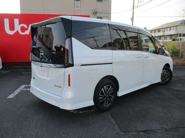 セレナ1.4 e-POWER ハイウェイスターV