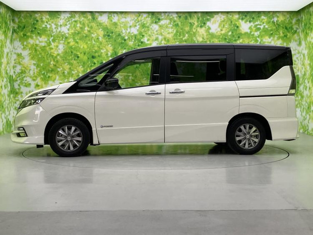 セレナ1.2 e-POWER ハイウェイスターV