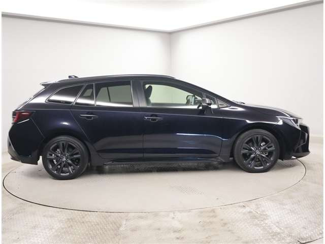 カローラツーリング1.8 ハイブリッド W×B E-Four 4WD