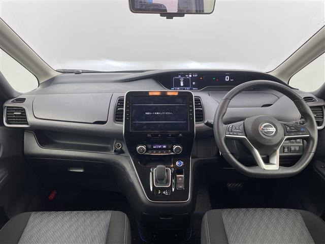 セレナ1.2 e-POWER ハイウェイスターV アーバンクロム