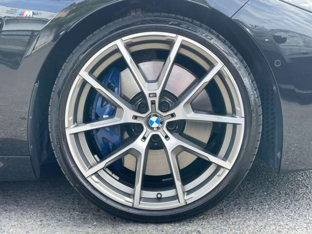 8シリーズM850i xドライブ 4WD