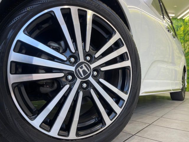 �y����18�C���`�A���~�z�C�[���z�O�ςɃ}�b�`���������A���~�z�C�[���𑕒����Ă���܂��B�e��ЊO�A���~�z�C�[����A�X�^�b�h���X�^�C�����戵�����Ă���܂��B���񂲑��k����������