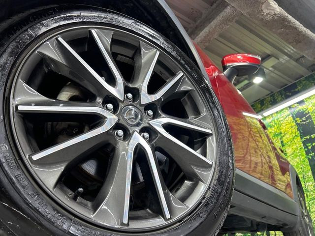 �y����18�C���`�A���~�z�C�[���z�O�ςɃ}�b�`���������A���~�z�C�[���𑕒����Ă���܂��B�e��ЊO�A���~�z�C�[����A�X�^�b�h���X�^�C�����戵�����Ă���܂��B���񂲑��k����������
