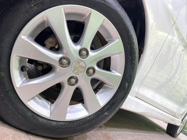 �y����14�C���`�A���~�z�C�[���z�O�ςɃ}�b�`���������A���~�z�C�[���𑕒����Ă���܂��B�e��ЊO�A���~�z�C�[����A�X�^�b�h���X�^�C�����戵�����Ă���܂��B���񂲑��k����������