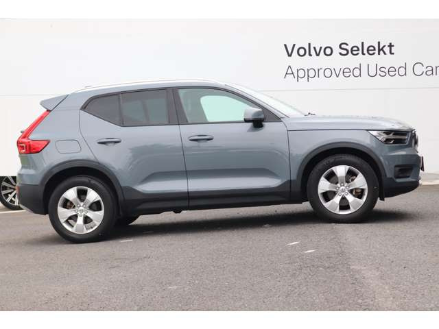 XC40T4 モメンタム