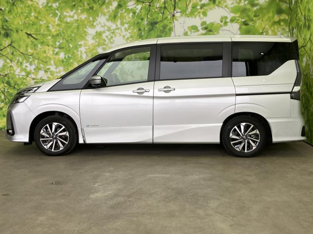 セレナ1.2 e-POWER ハイウェイスターV