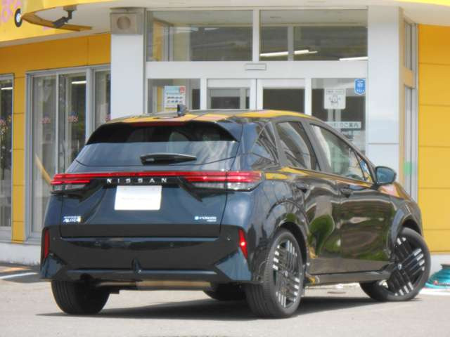ノートオーラ1.2 G FOUR レザーエディション 4WD