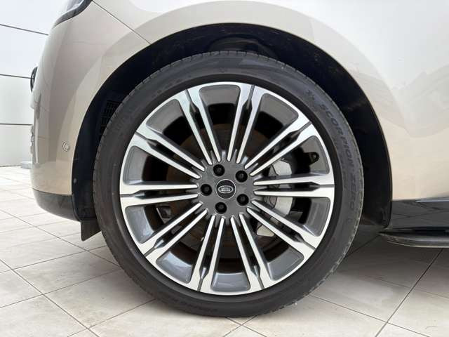 レンジローバーHSE 4.4L P530 ロングホイールベース 4WD