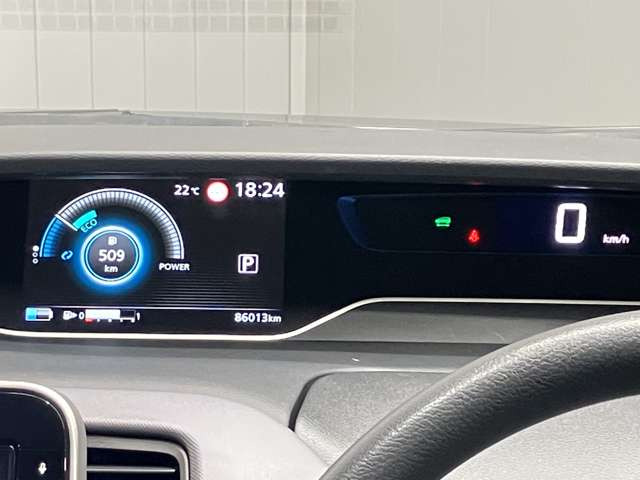 セレナ1.2 e-POWER XV